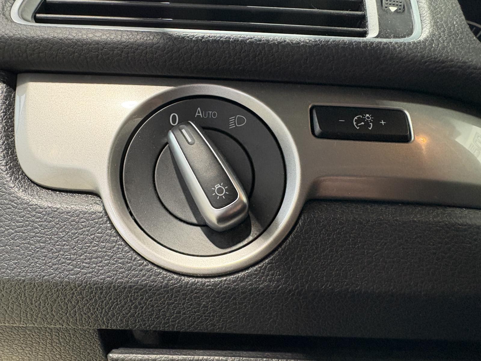 Image 13 Volkswagen Passat Trendline 2015