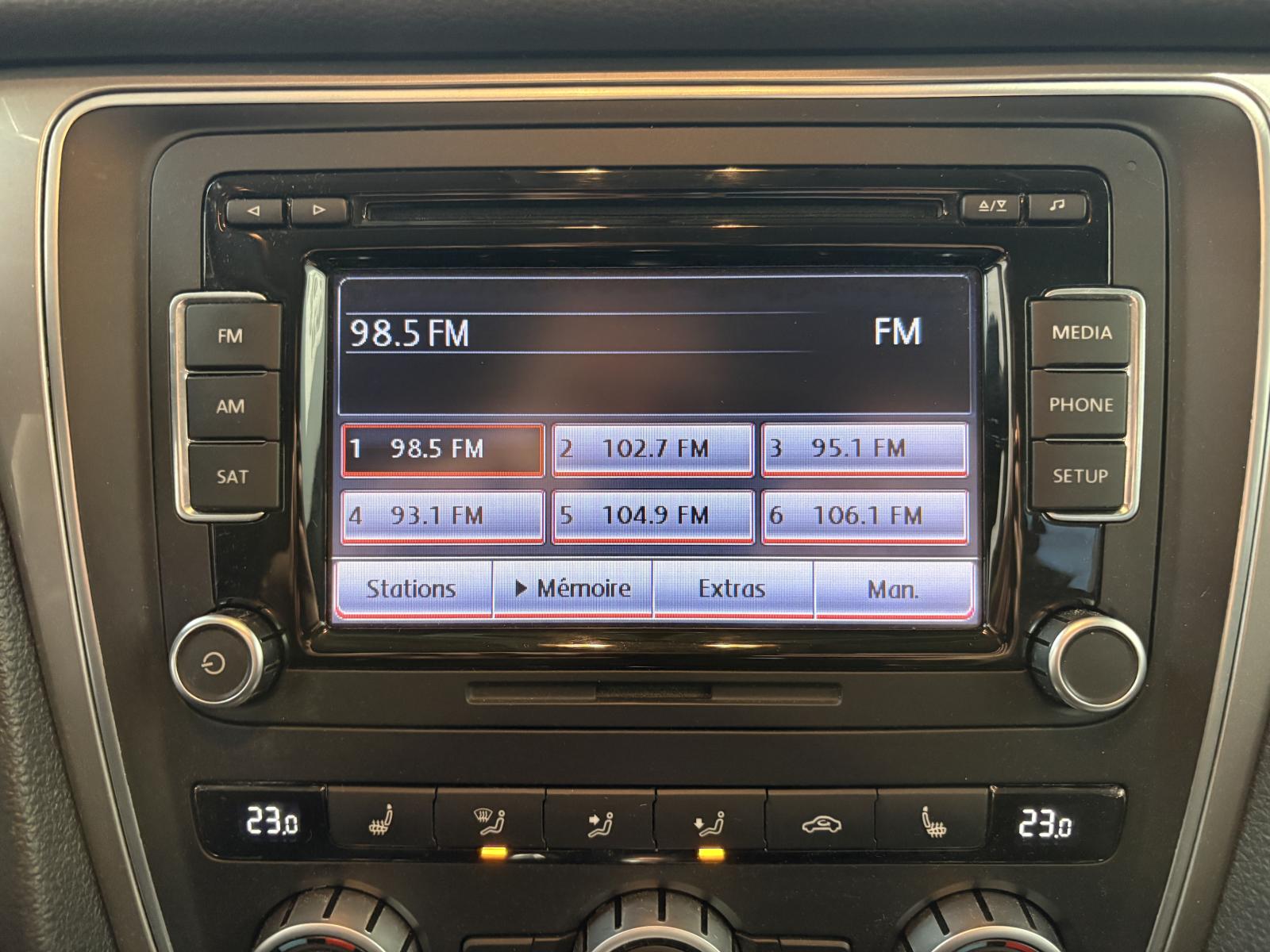 Image 17 Volkswagen Passat Trendline 2015