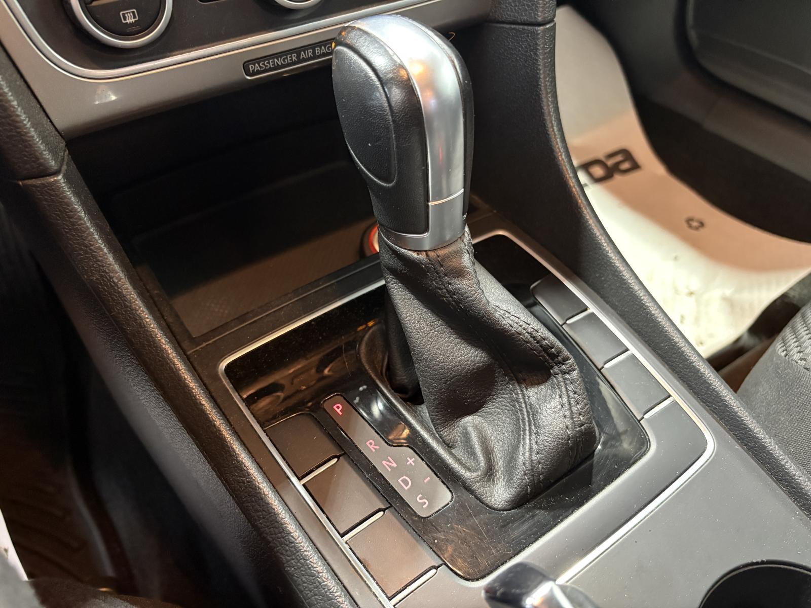 Image 20 Volkswagen Passat Trendline 2015