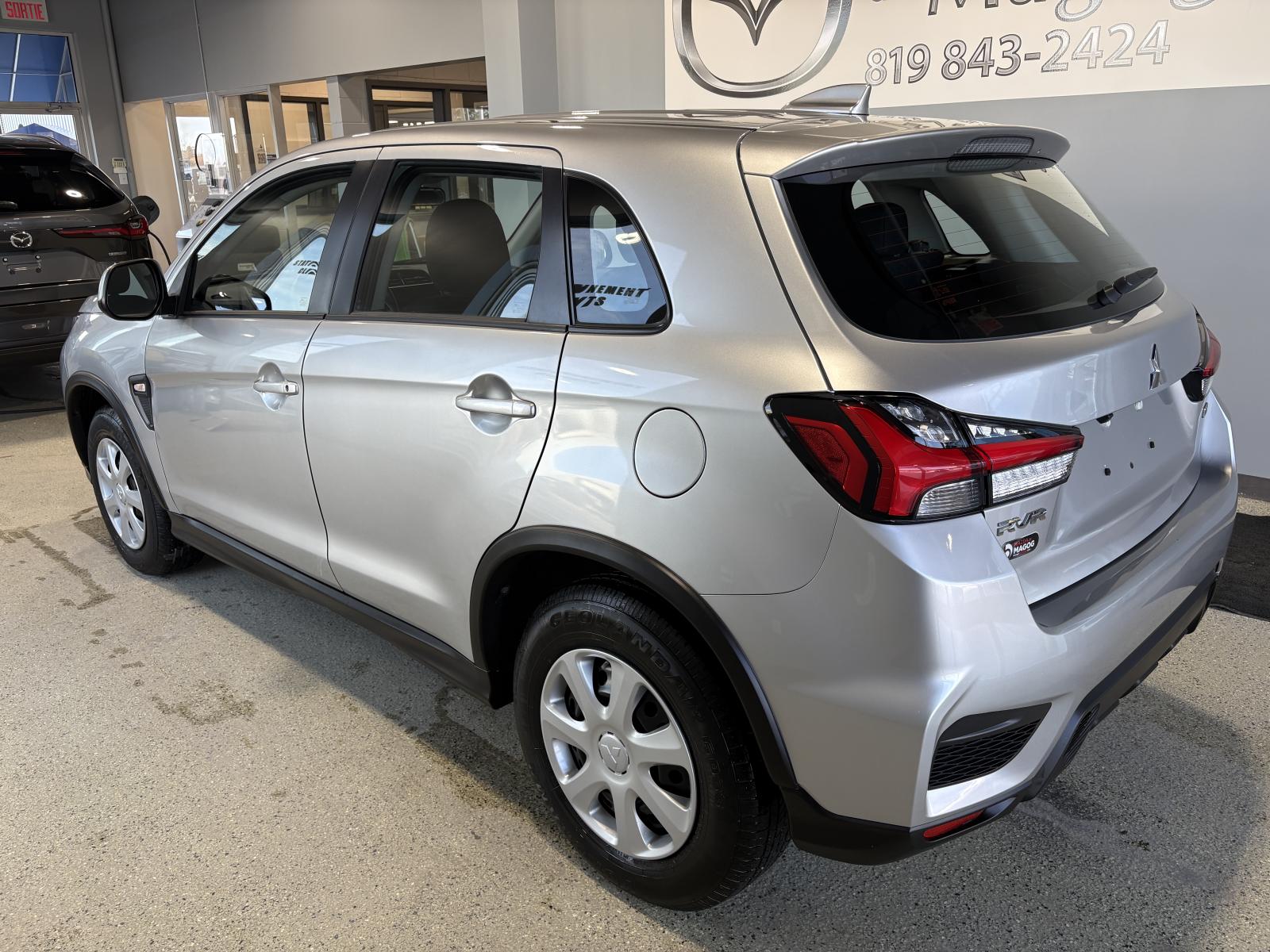 Image 3 Mitsubishi RVR ES 2024