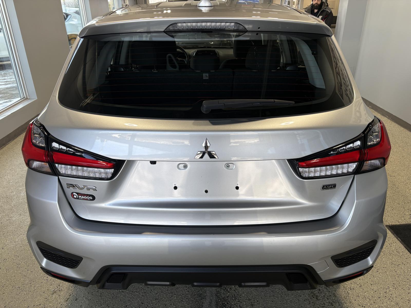 Image 4 Mitsubishi RVR ES 2024