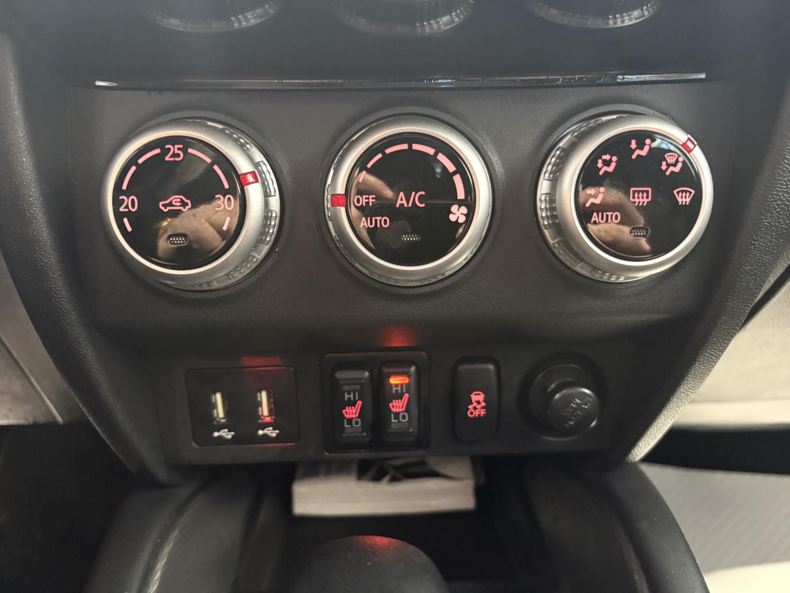 Image 20 Mitsubishi RVR ES 2024