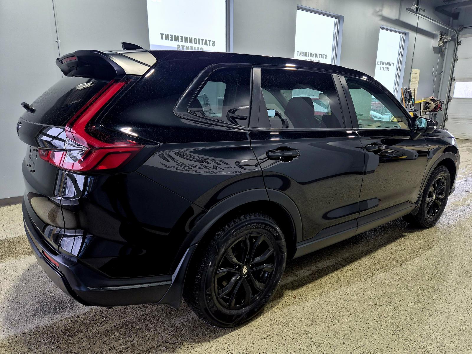 Honda CR-V LX 2023 — photo 5
