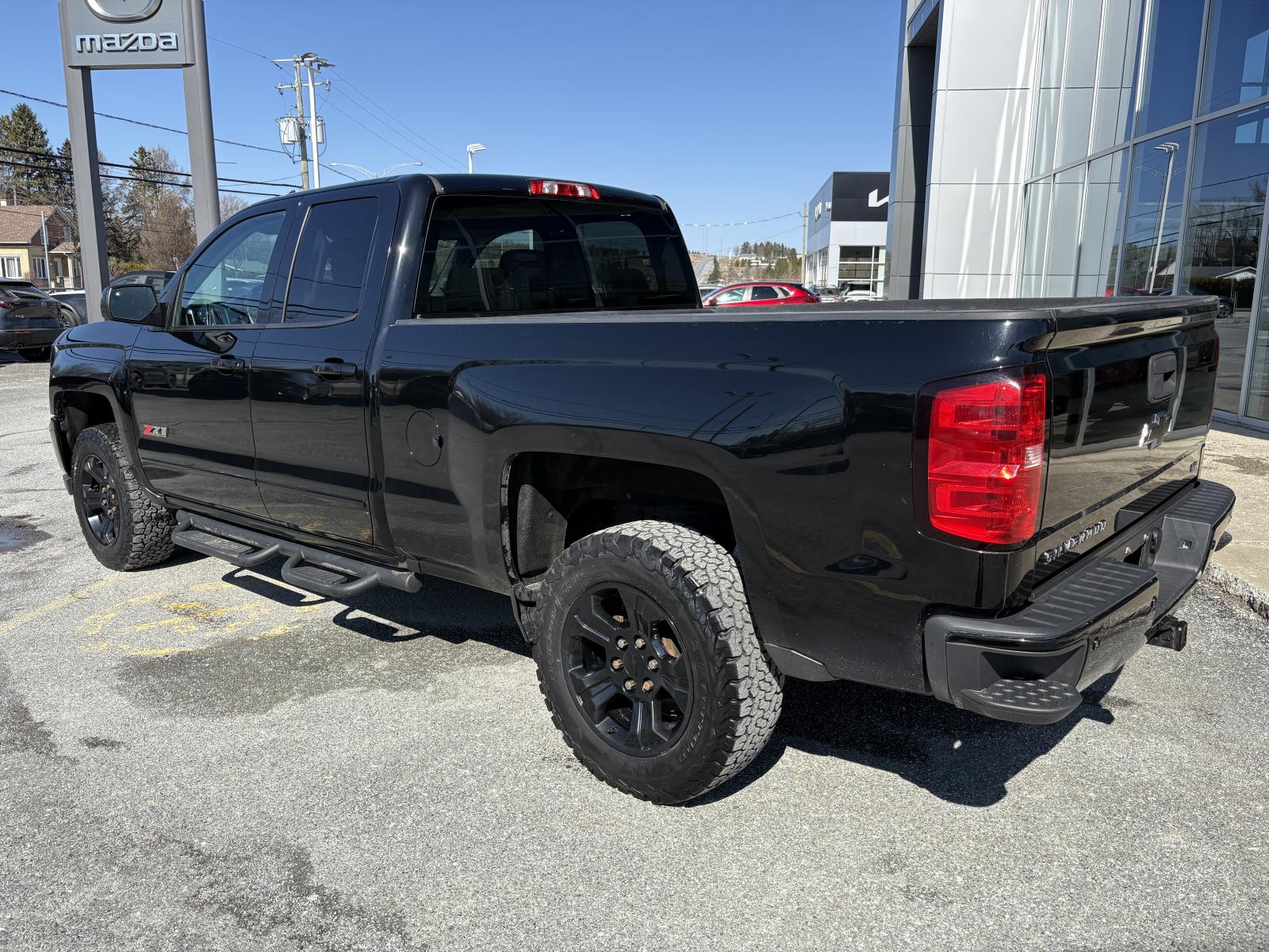 Image 3 Chevrolet SIlverado LD 1500 LT 2019