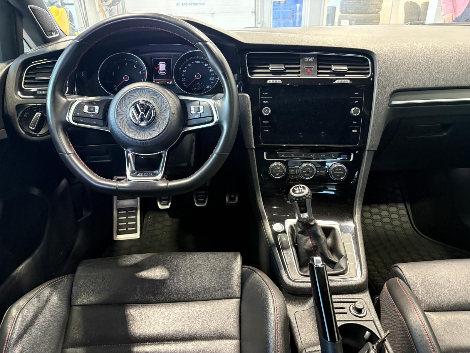 Image 11 Volkswagen GTI Autobahn 2020