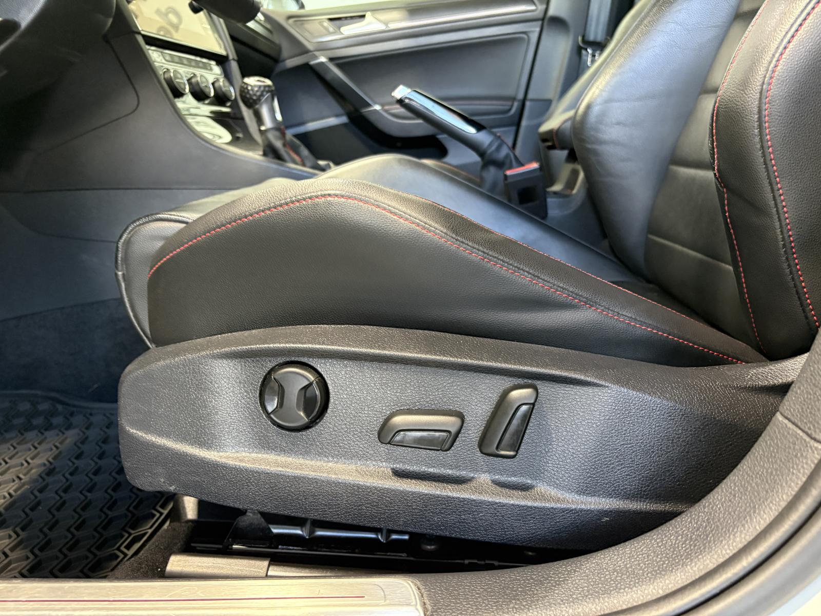 Image 13 Volkswagen GTI Autobahn 2020