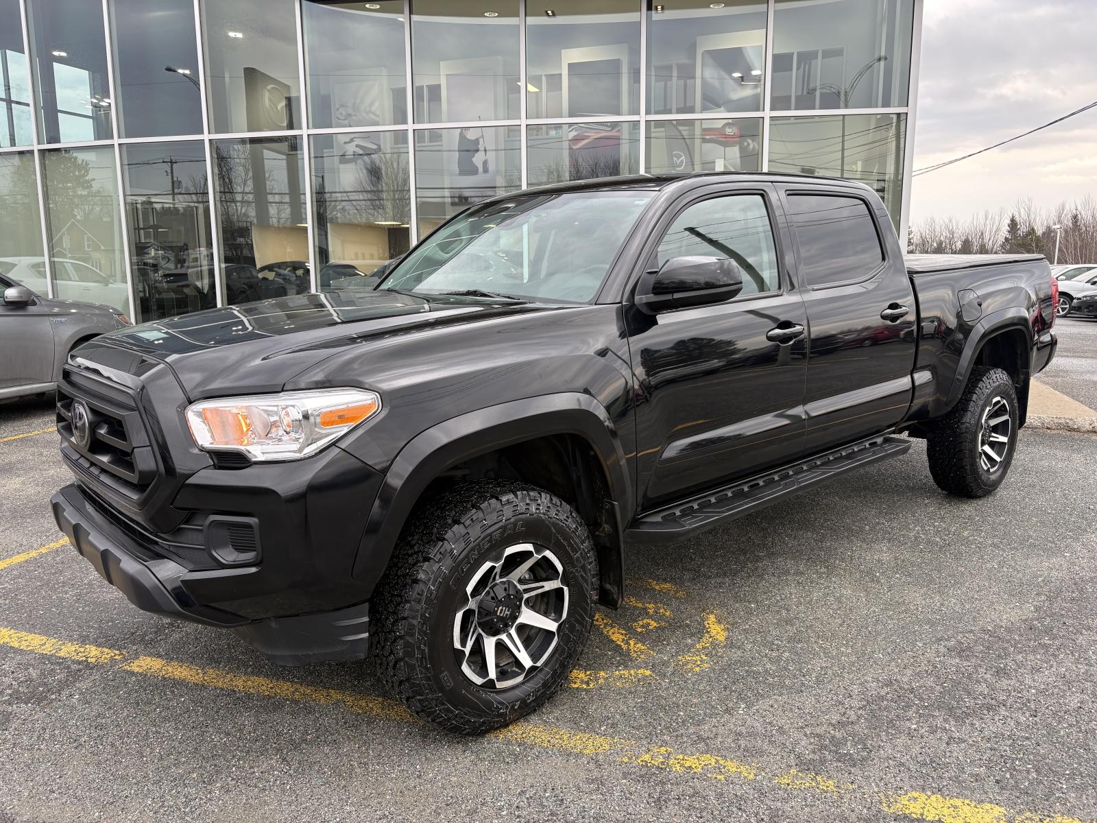 Image 2 Toyota Tacoma SR5 2023