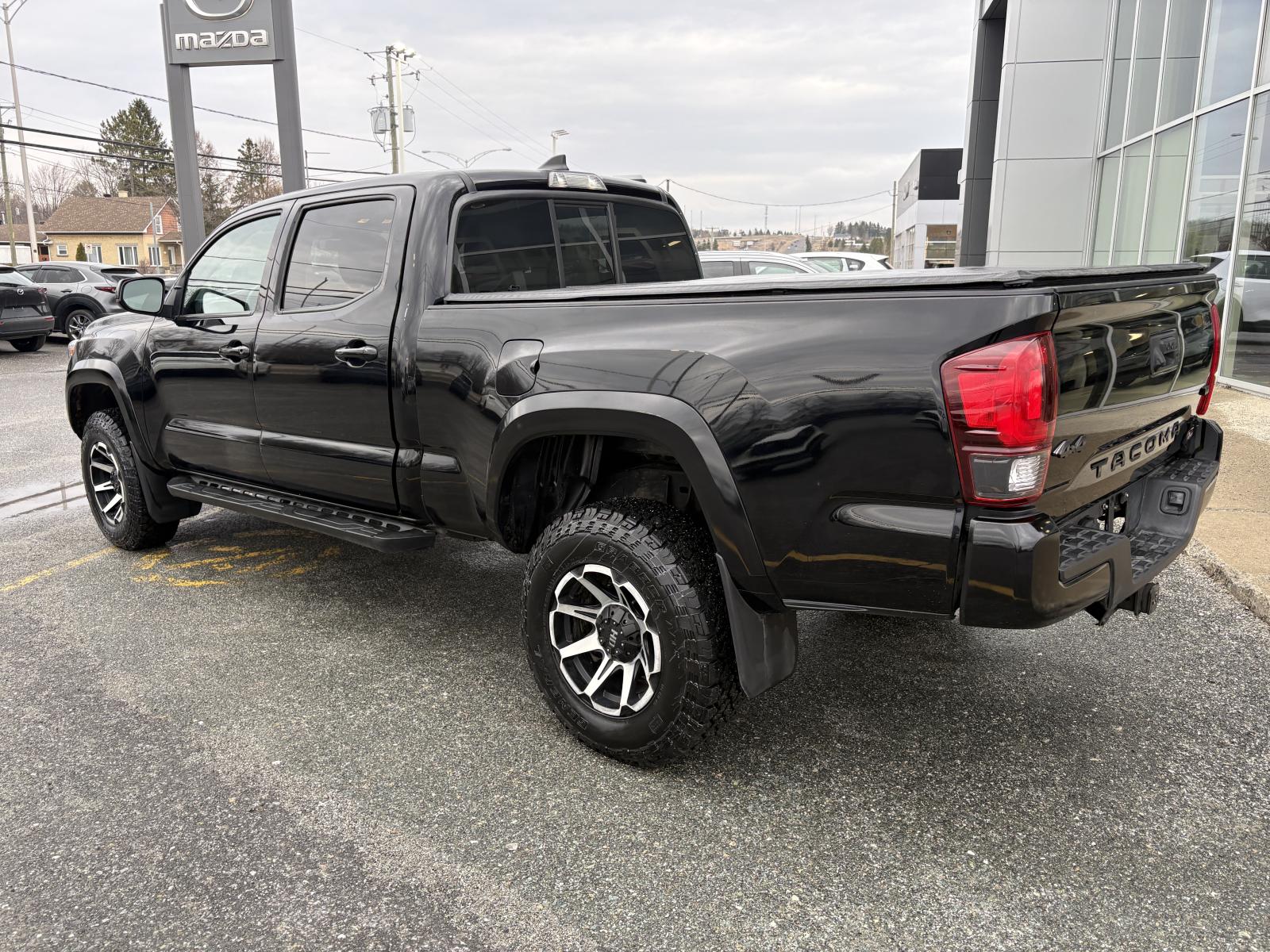 Image 3 Toyota Tacoma SR5 2023