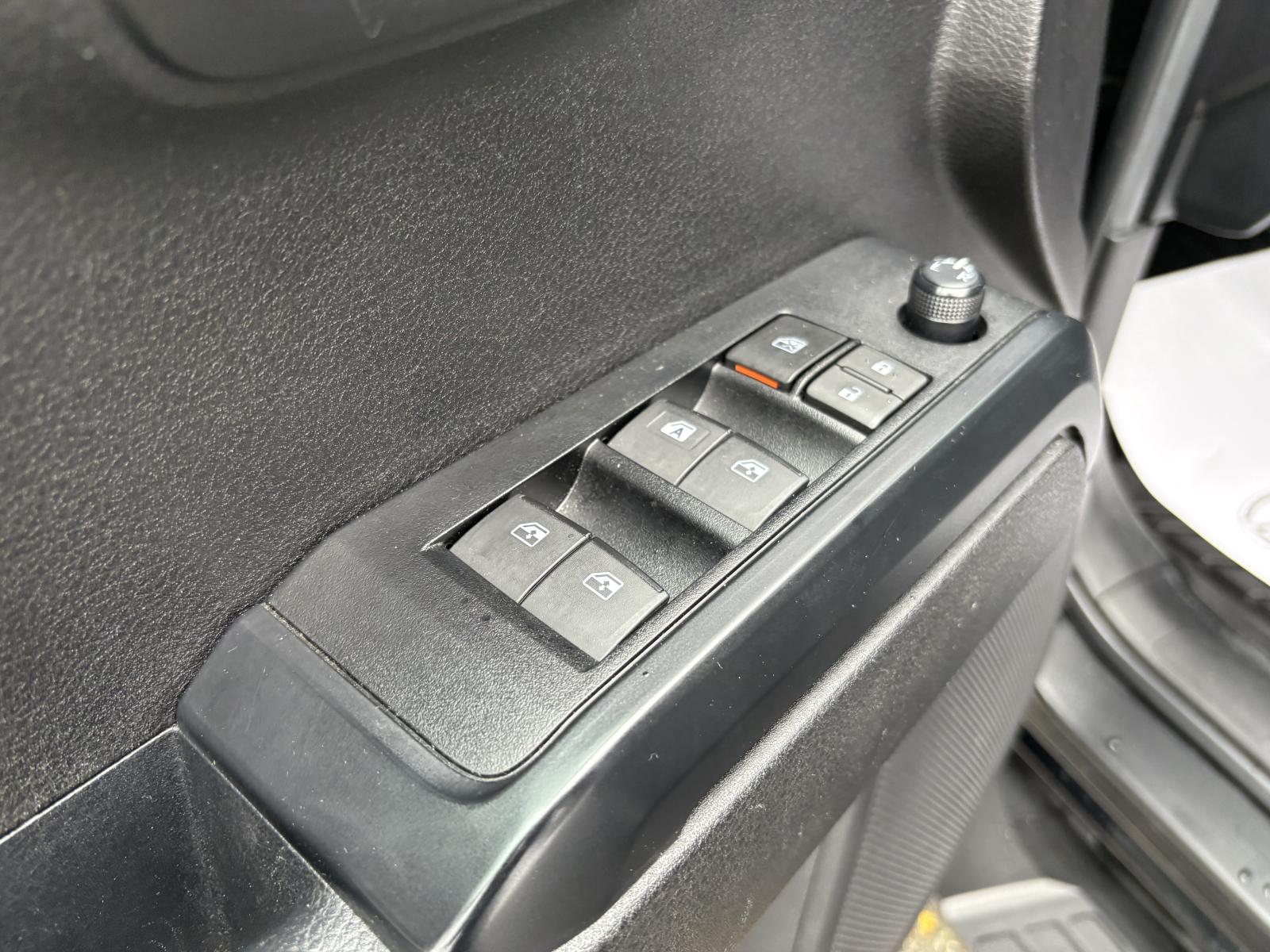 Image 14 Toyota Tacoma SR5 2023