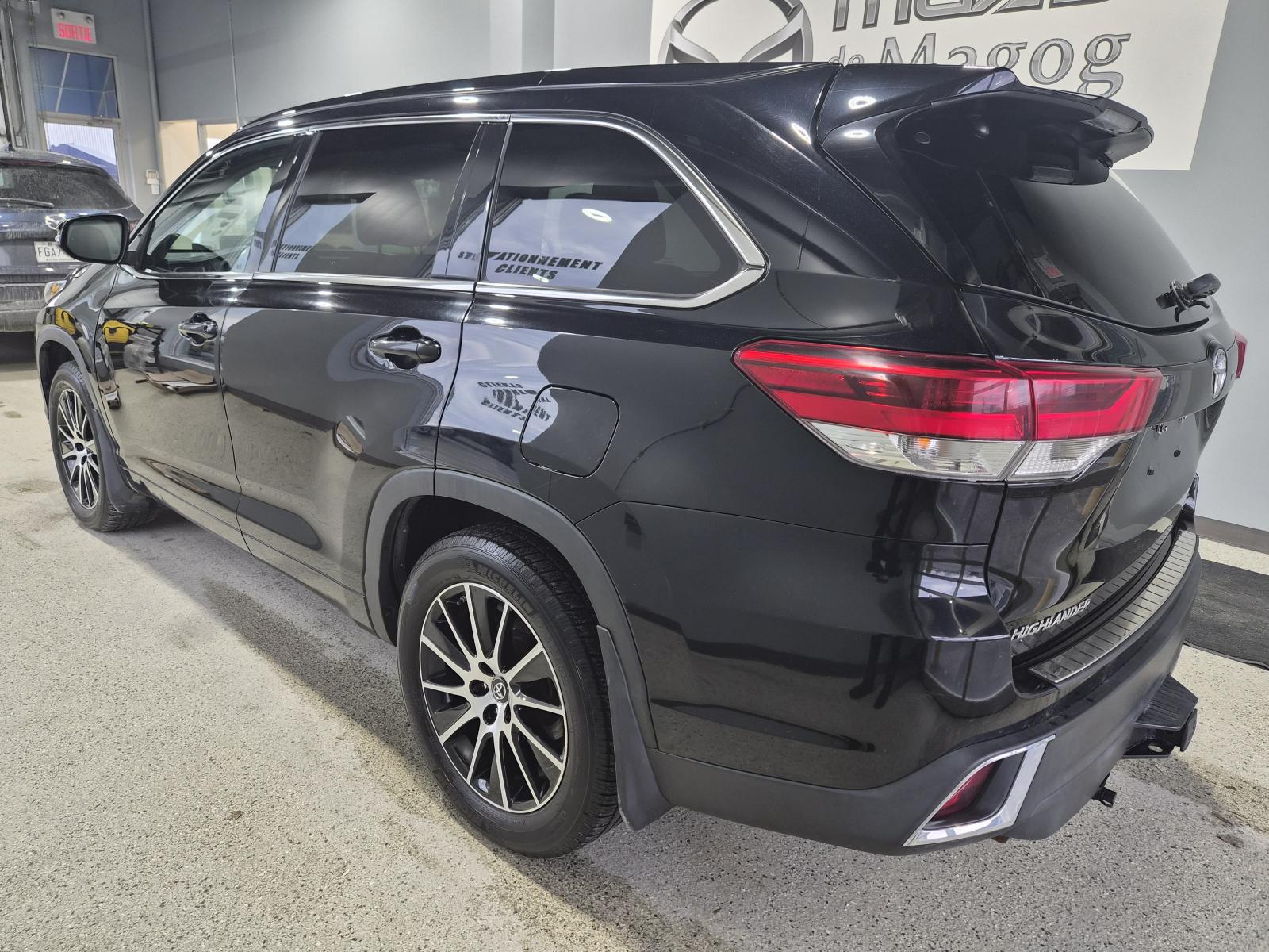 Image 3 Toyota Highlander XLE 2018