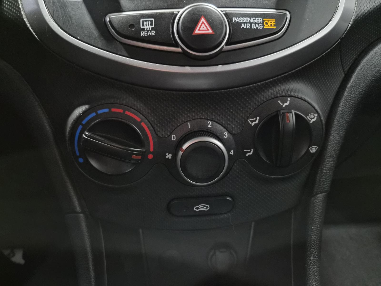 Image 17 Hyundai Accent L 2016