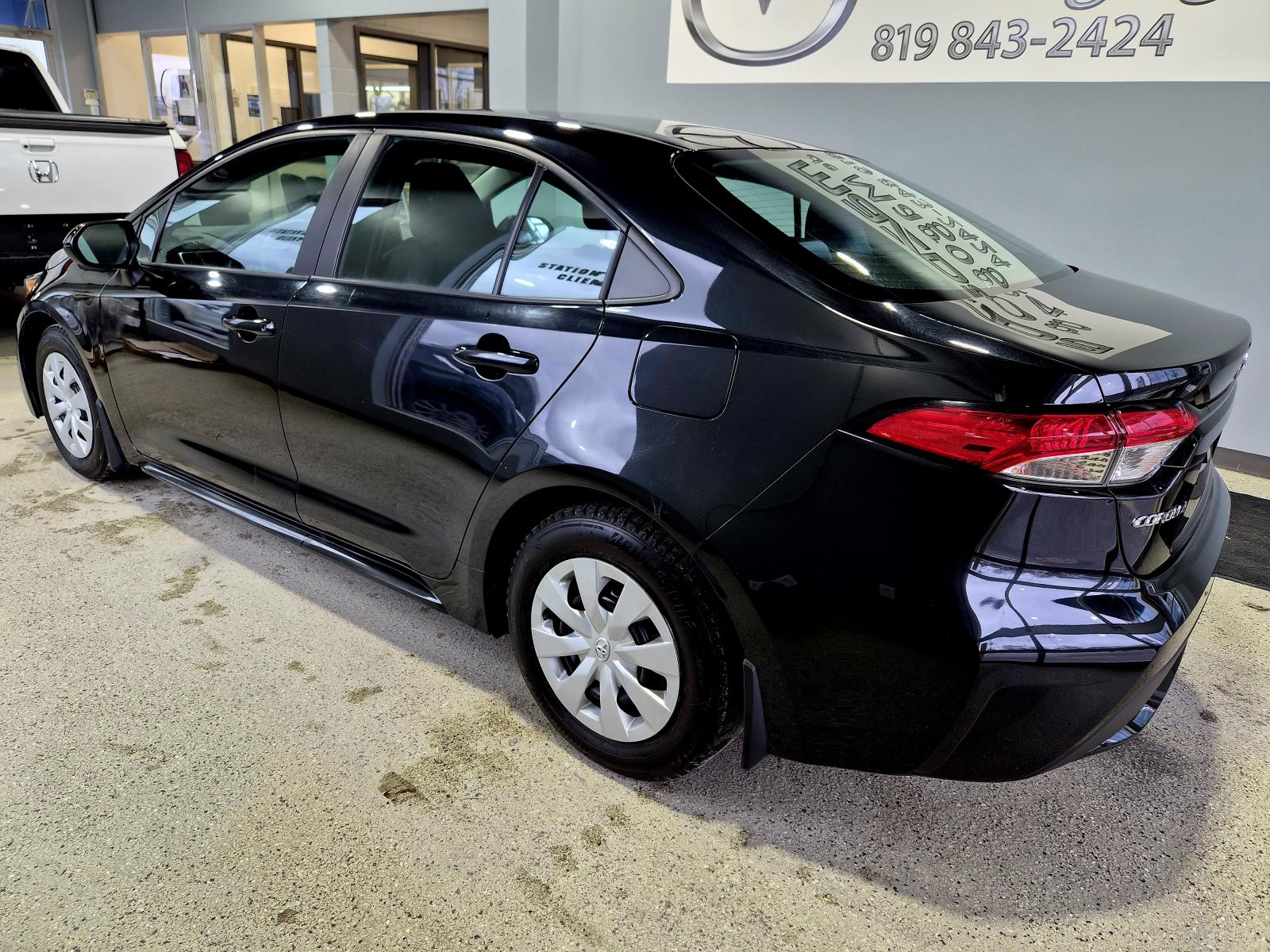 Image 3 Toyota Corolla LE 2020