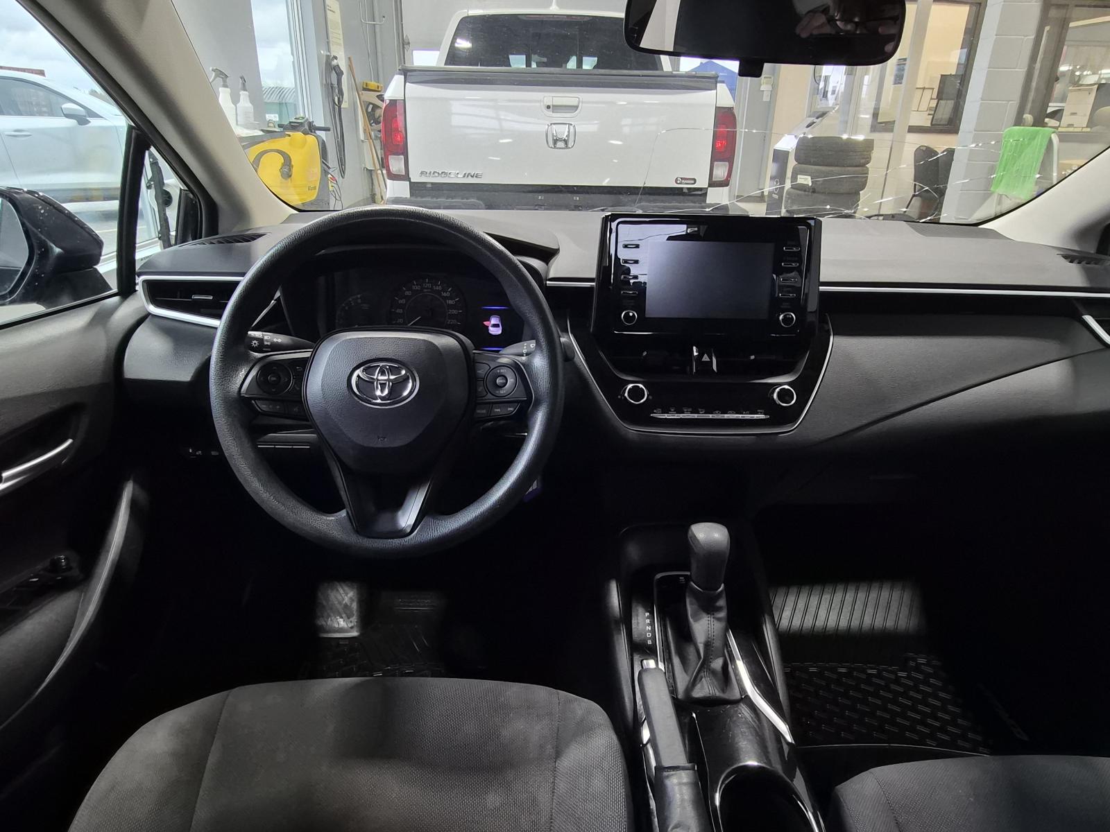 Image 10 Toyota Corolla LE 2020