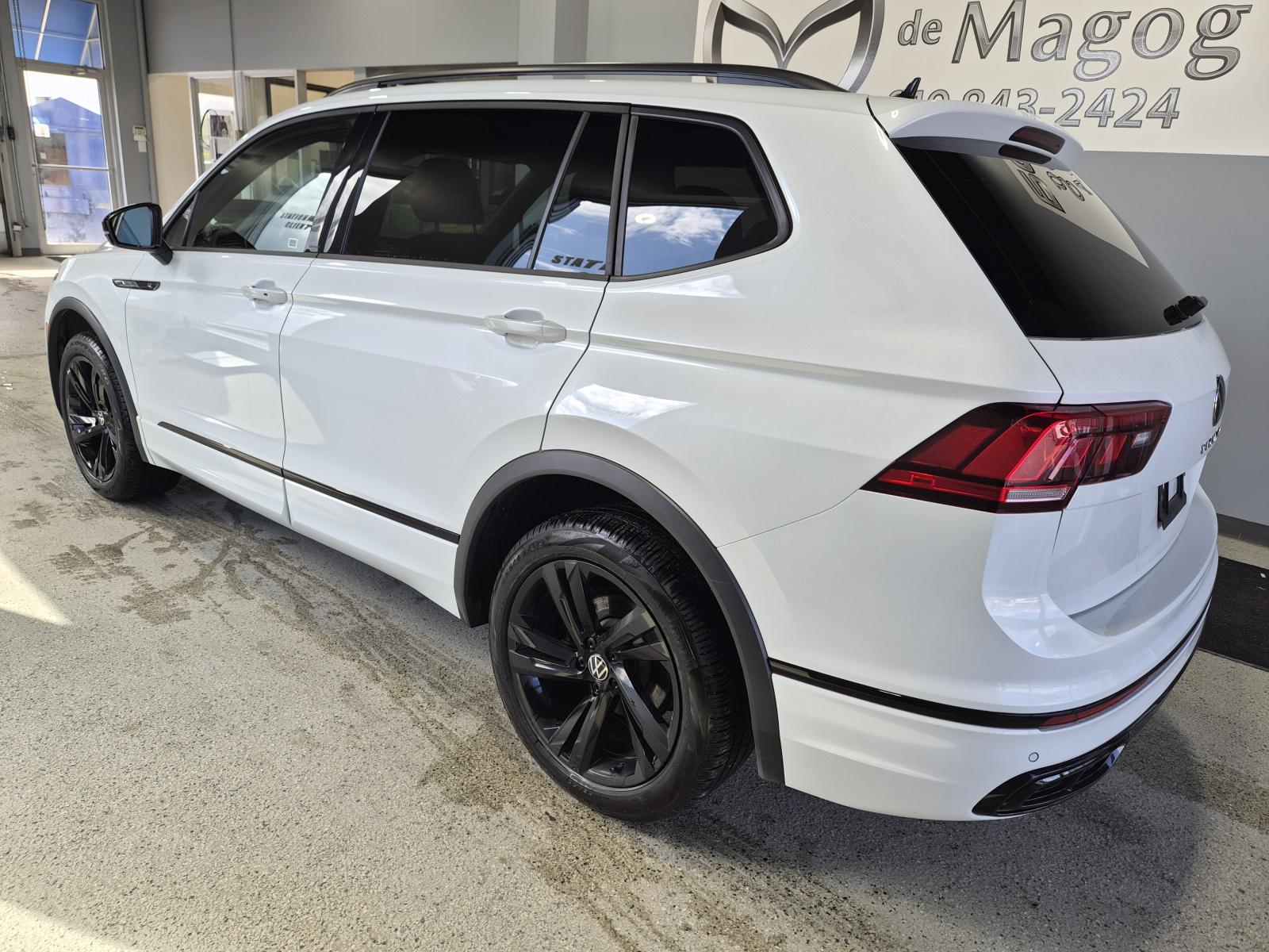 Volkswagen Tiguan Comfortline R-L Blk 2024 — photo 3