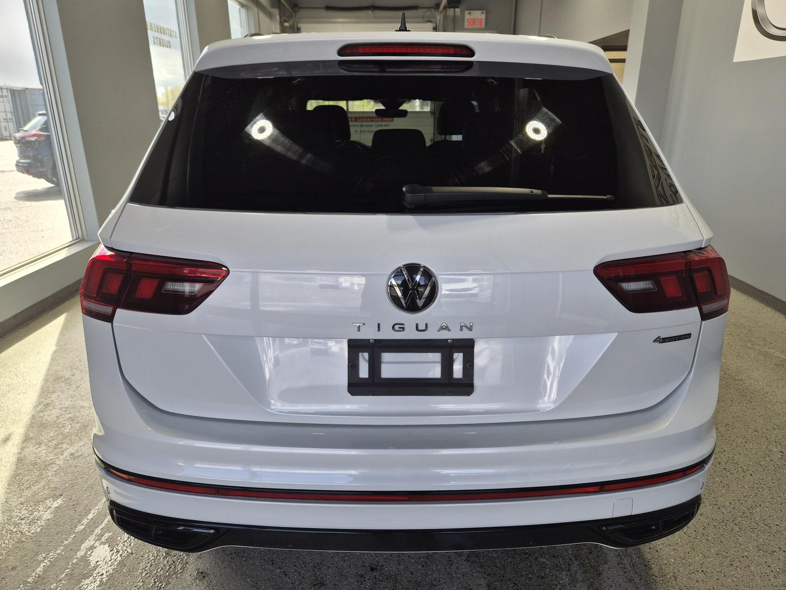 Volkswagen Tiguan Comfortline R-L Blk 2024 — photo 4
