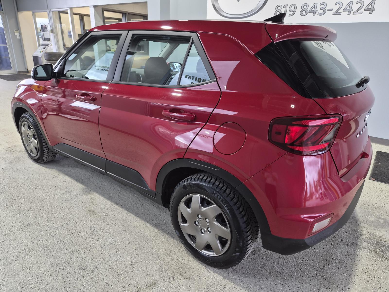 Hyundai Venue Essential 2020 — photo 3