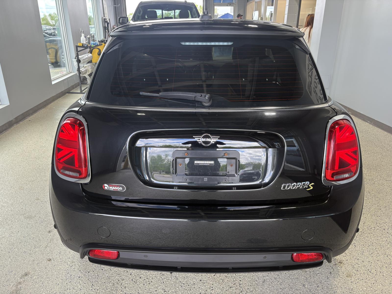 Mini Hatchback Cooper SE Electric 2023 — photo 4