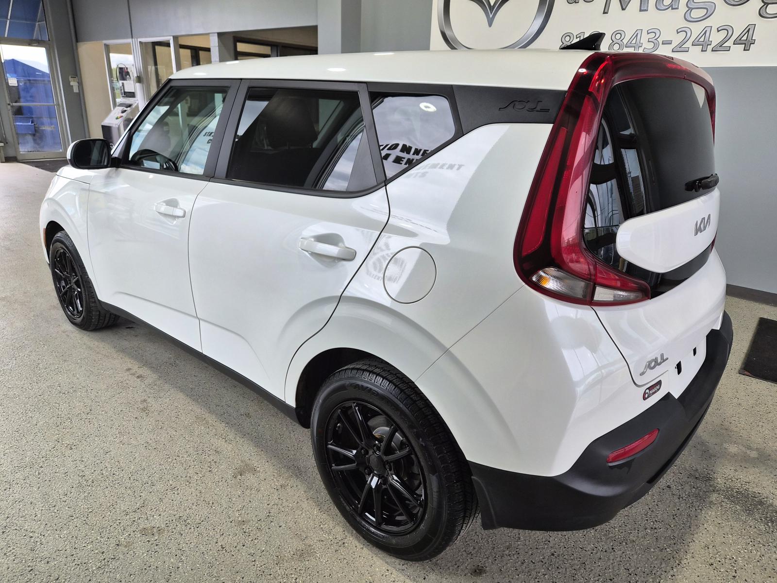 Kia Soul LX 2022 — photo 3