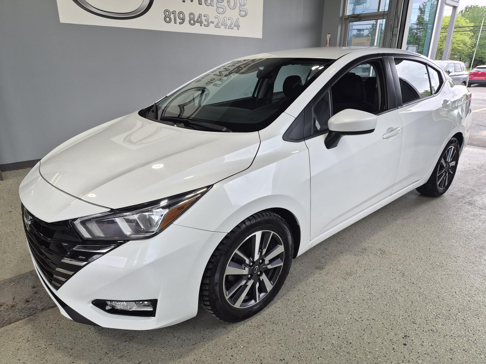 Nissan Versa SV 2023 — photo 2