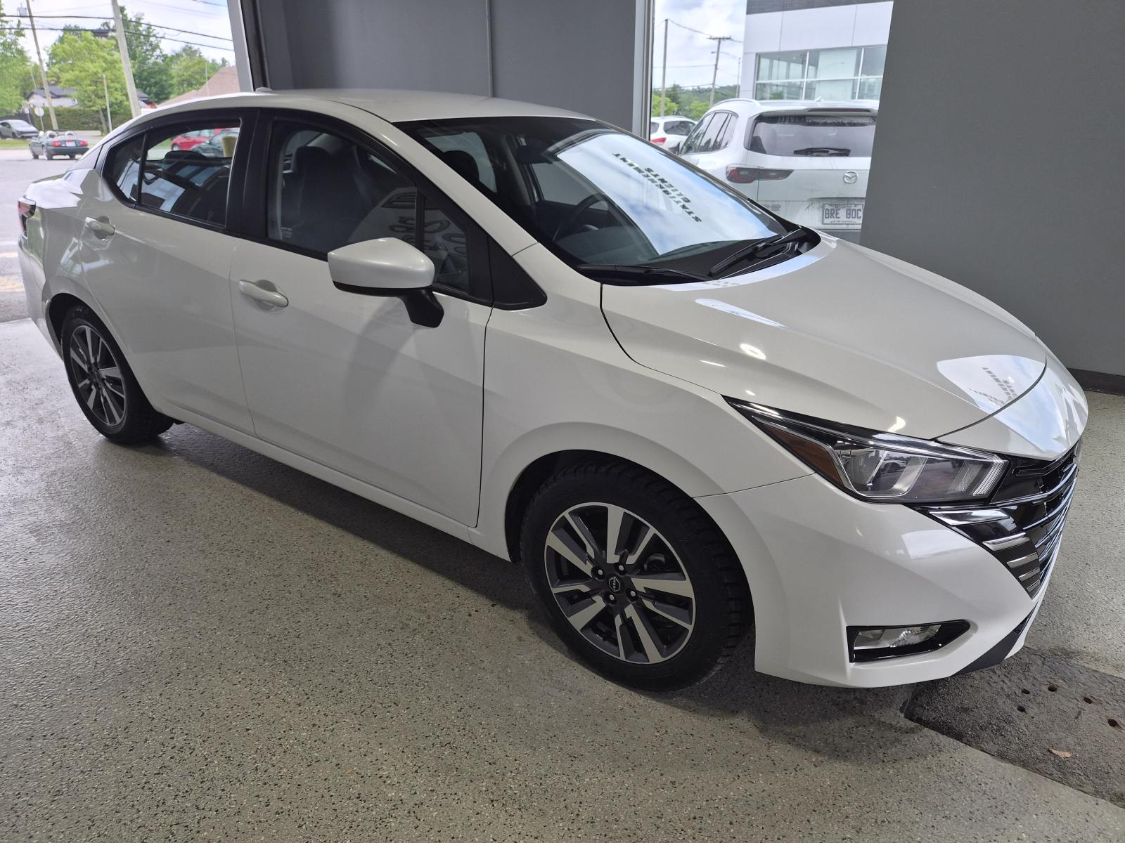 Nissan Versa SV 2023 — photo 8