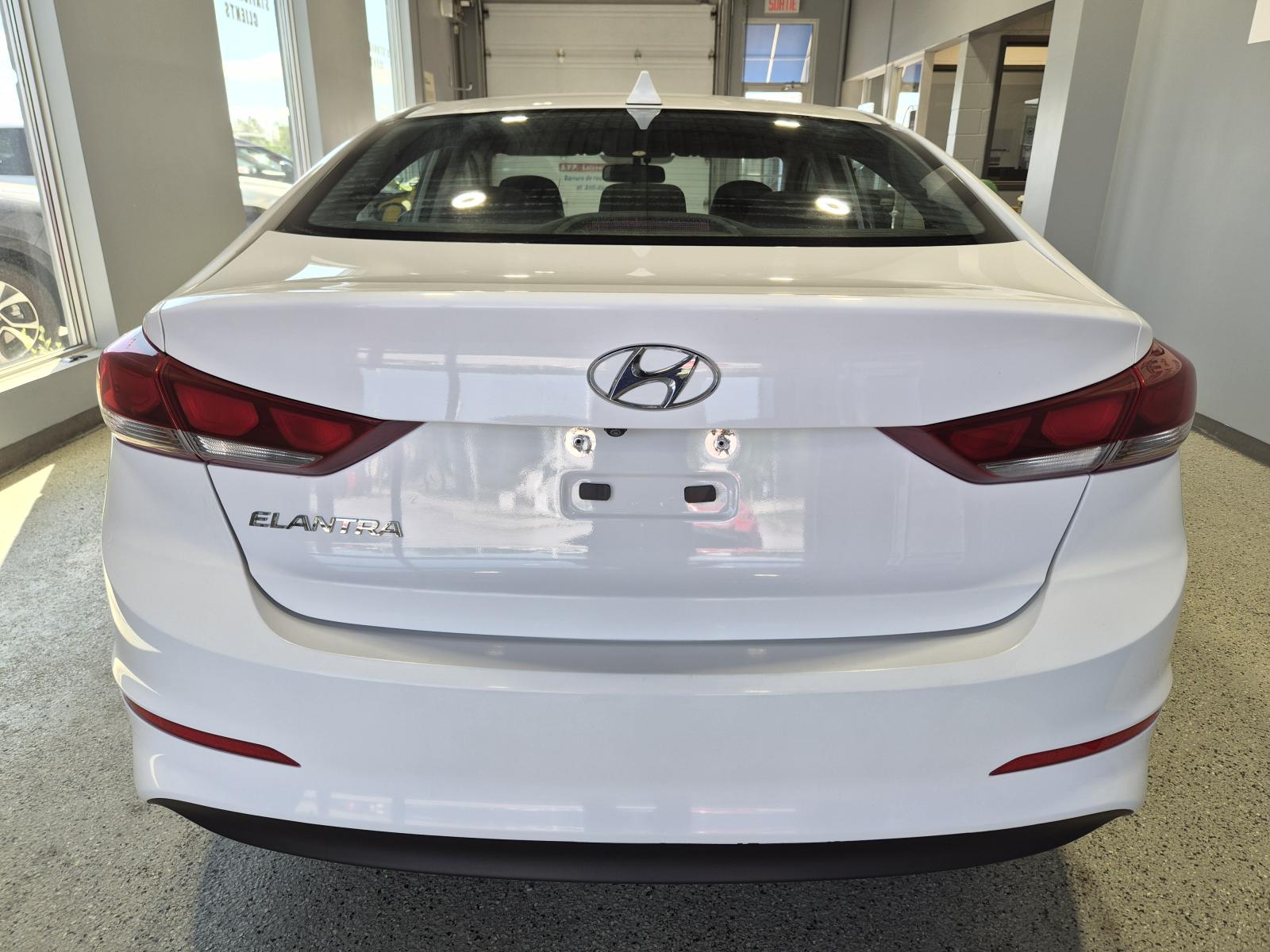 Hyundai Elantra GL 2018 — photo 4