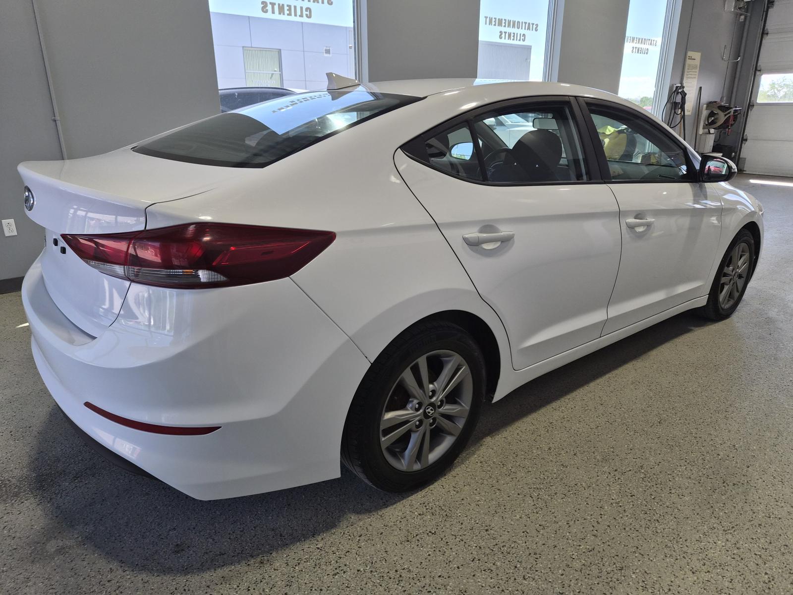 Hyundai Elantra GL 2018 — photo 5
