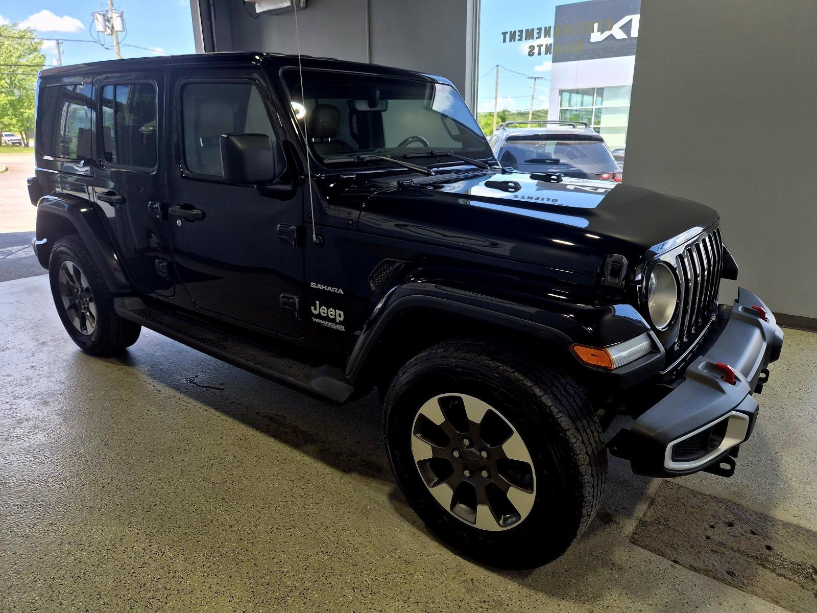 Jeep Wrangler Unlimited Sahara 2022 — photo 6