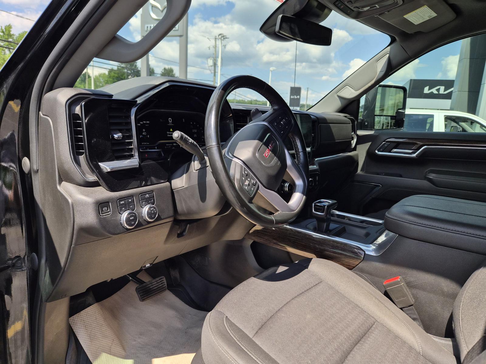 GMC Sierra 1500 Elevation 2023 — photo 8