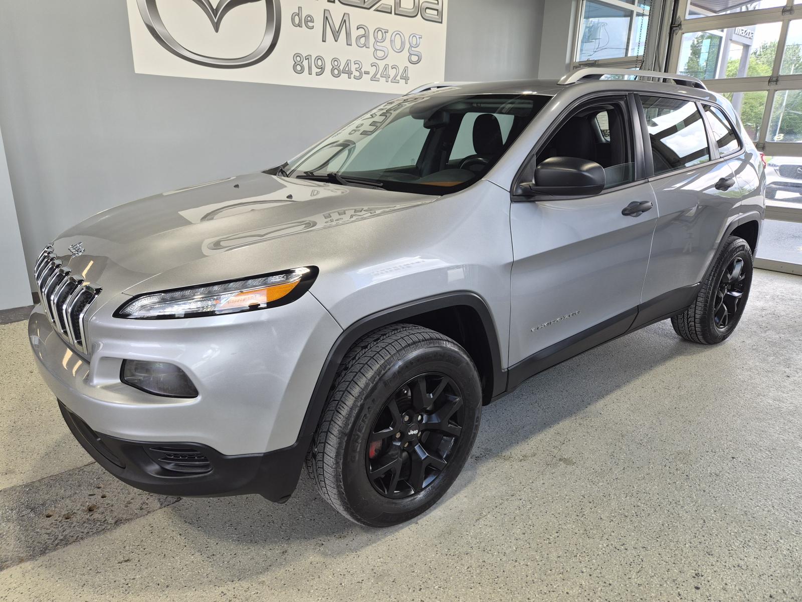 Jeep Cherokee Sport 2015 — photo 2