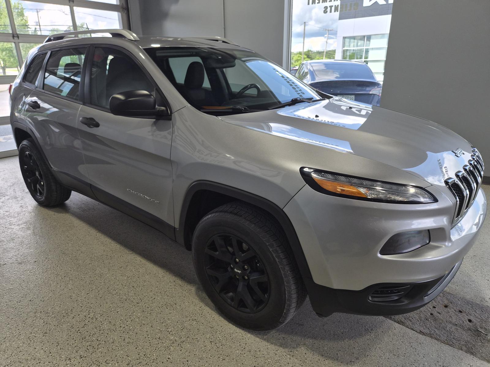 Jeep Cherokee Sport 2015 — photo 8