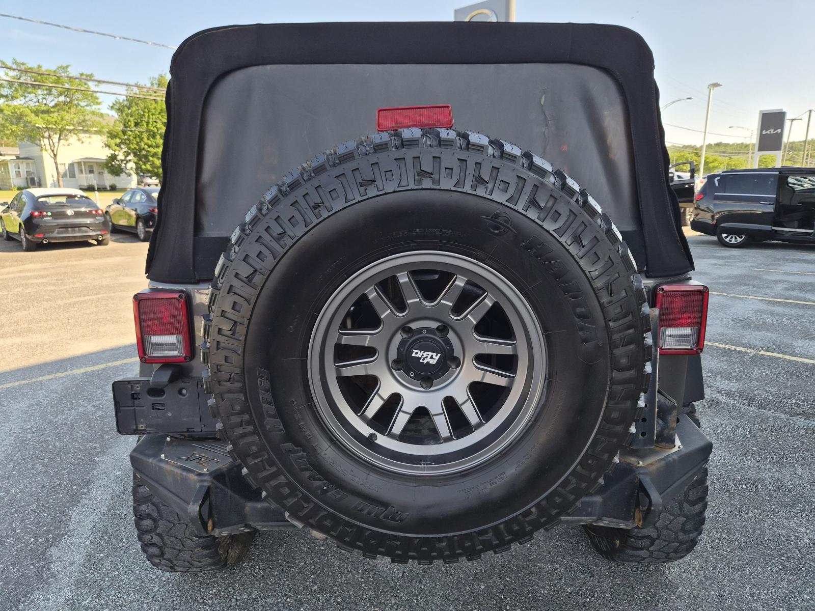 Jeep Wrangler Unlimited Sport 2014 — photo 3