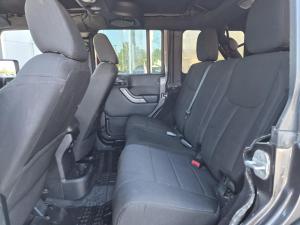 Thumbnail 20 Jeep Wrangler Unlimited Sport 2014