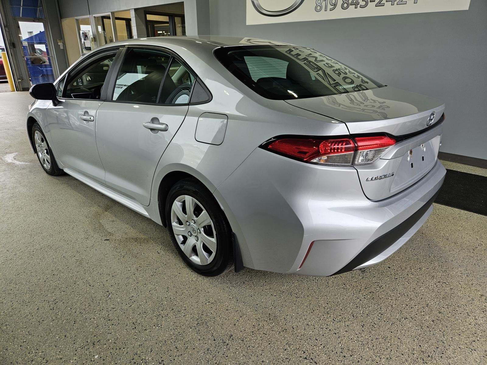 Toyota Corolla LE 2020 — photo 2