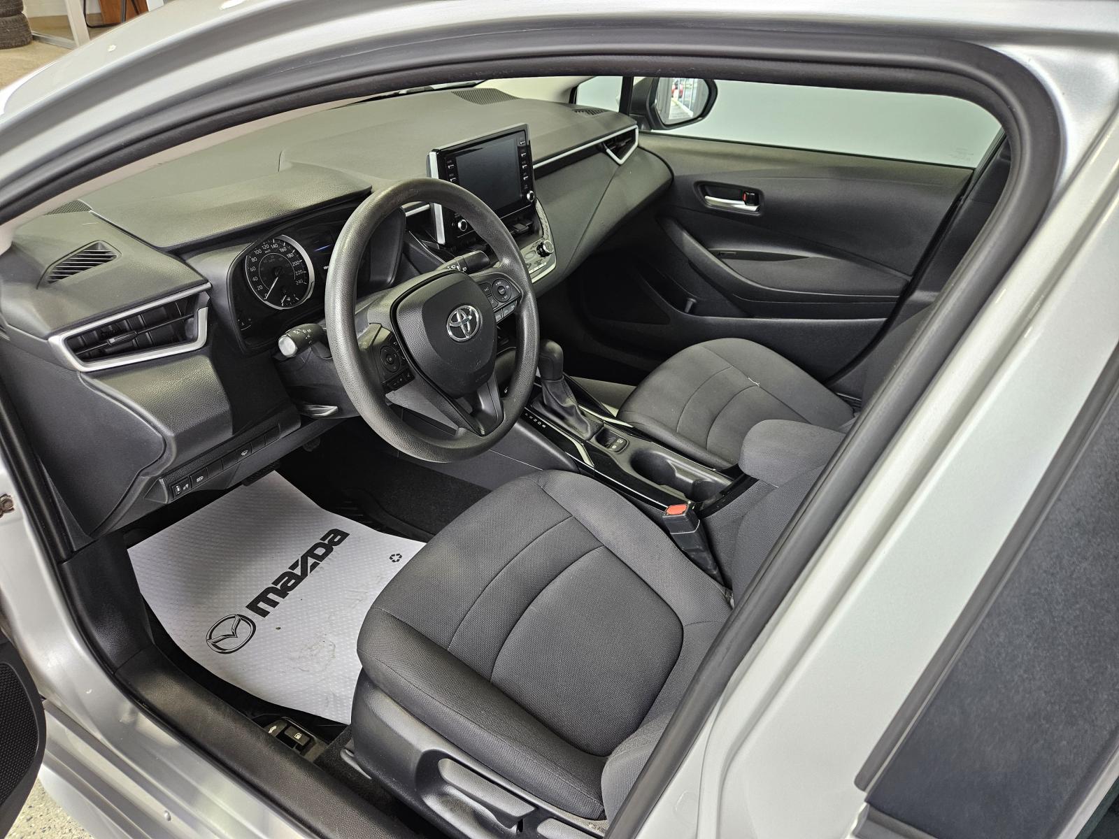 Toyota Corolla LE 2020 — photo 7