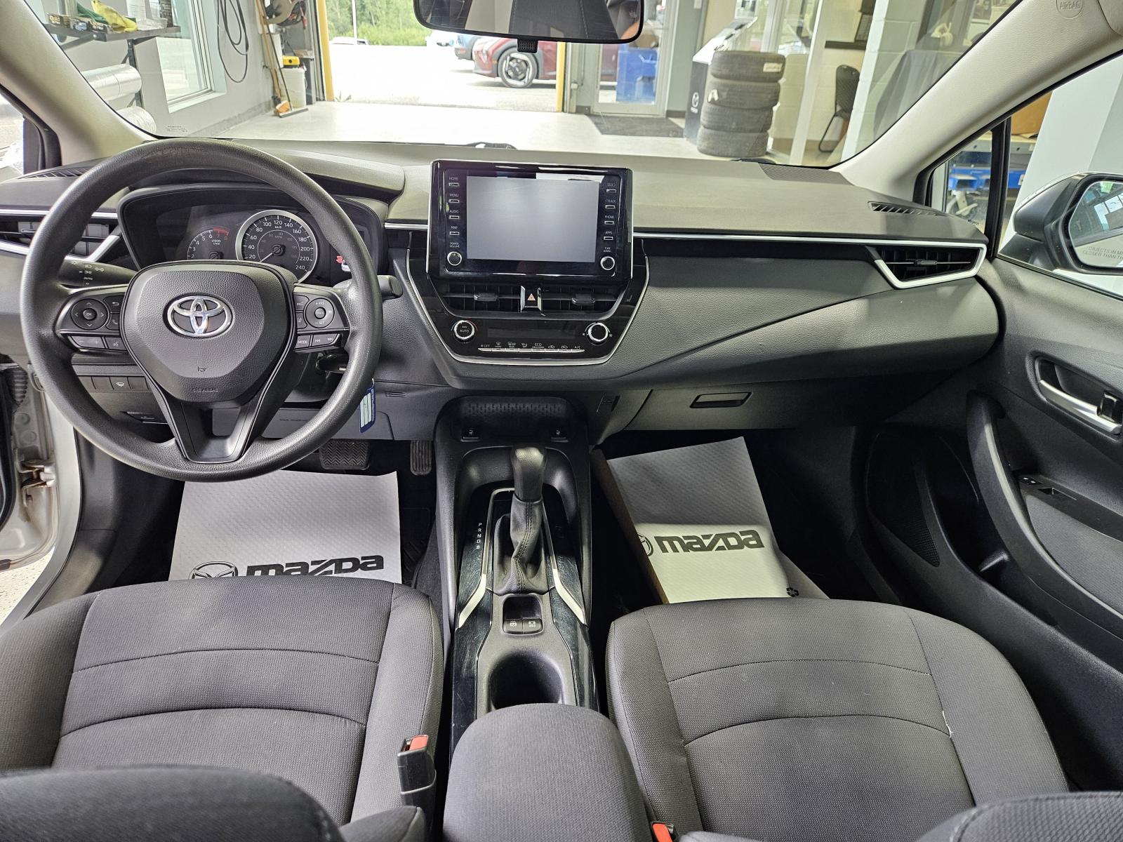 Toyota Corolla LE 2020 — photo 8
