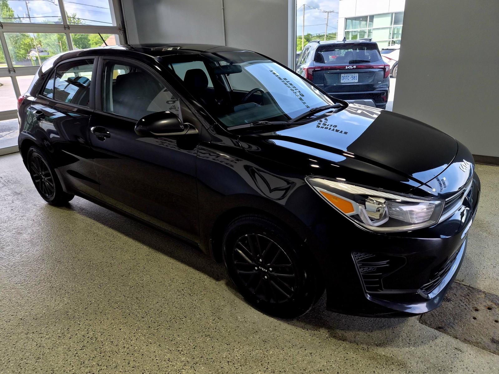 Kia Rio EX Premium 2023 — photo 8