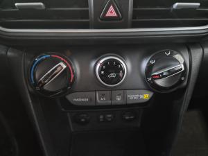 Miniature 20 Hyundai Kona 2.0L Essential 2020