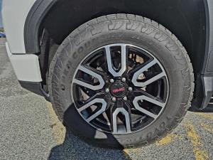 Miniature 7 GMC Sierra 1500 AT4 2022