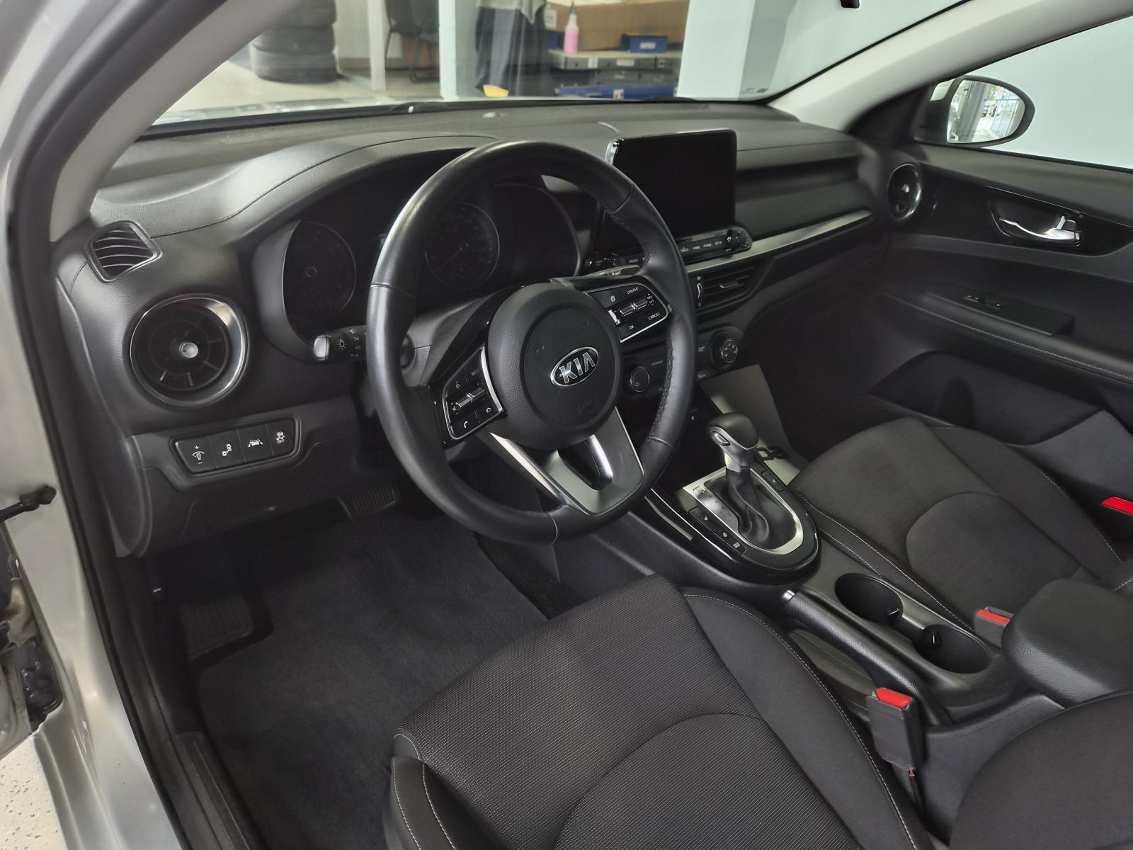 Kia Forte EX 2019 — photo 8
