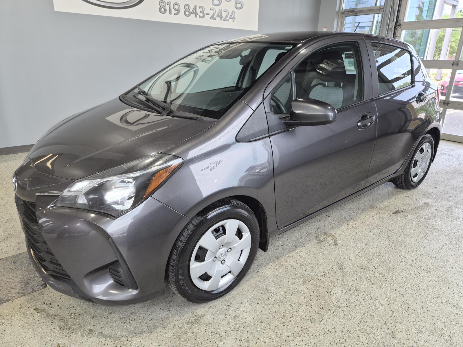 Toyota Yaris LE 2019 — photo 2