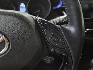 Thumbnail 17 Toyota C-HR XLE Premium 2021