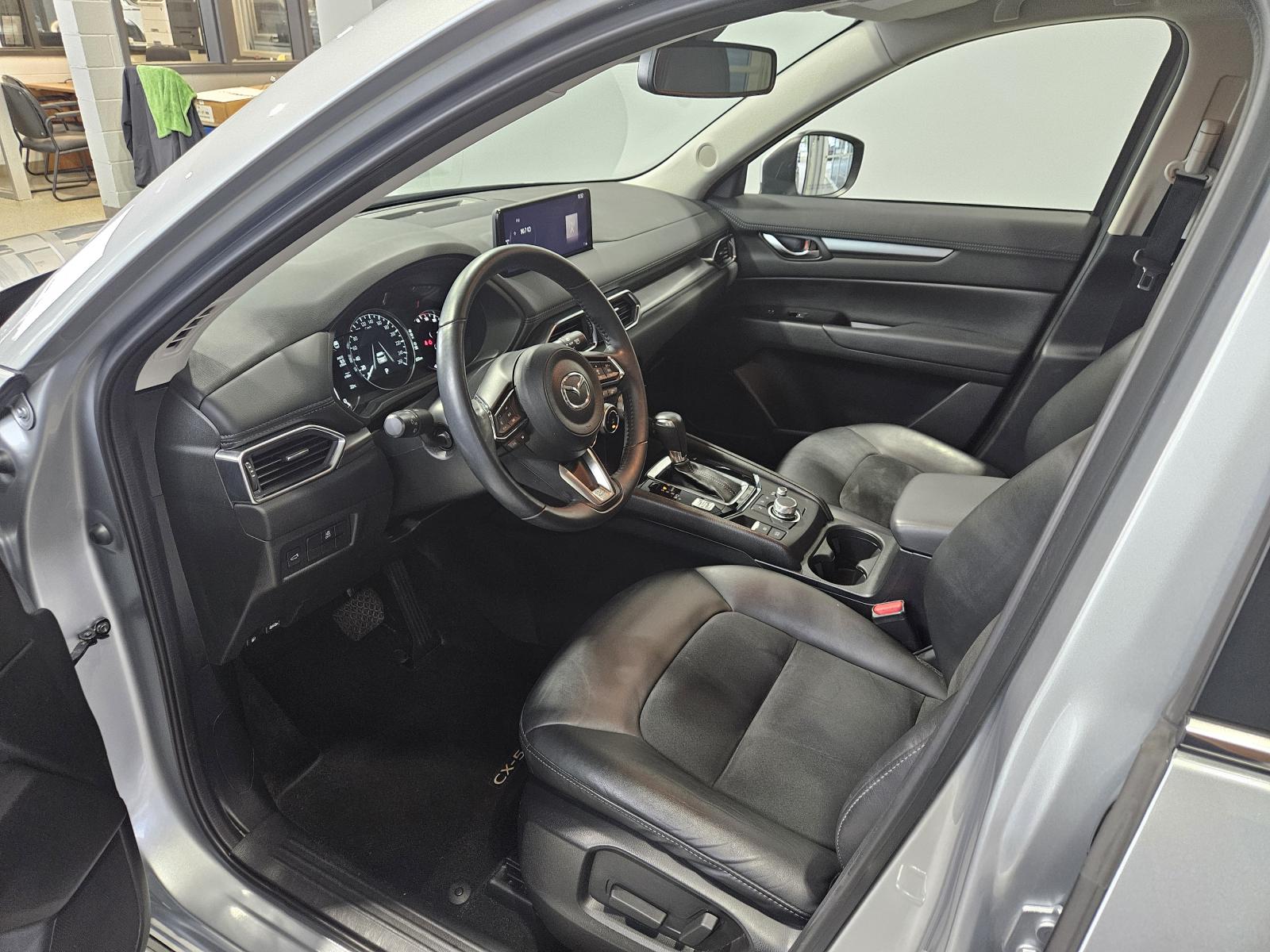 Mazda CX-5 GS 2023 — photo 8
