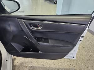 Miniature 28 Toyota Corolla LE 2017