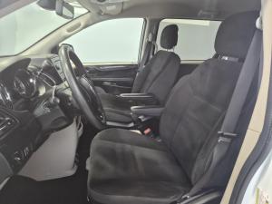 Miniature 12 Dodge Grand Caravan SXT 2019