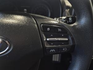 Miniature 16 Hyundai Kona Essential 2022