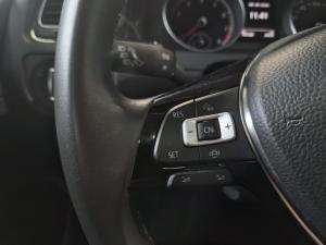 Miniature 16 Volkswagen Golf Highline 2020
