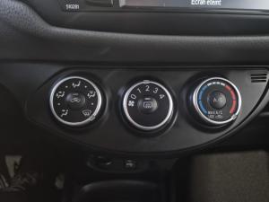 Thumbnail 20 Toyota Yaris LE 2019