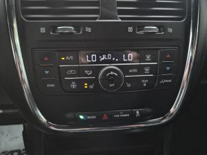 Miniature 18 Dodge Grand Caravan GT 2017