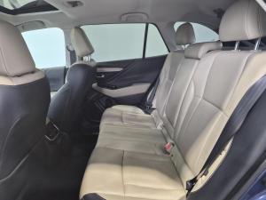 Miniature 24 Subaru Outback Limited 2020