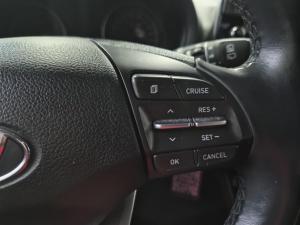 Miniature 16 Hyundai Elantra GT Preferred 2020